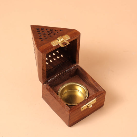 CD668- Wooden Holder