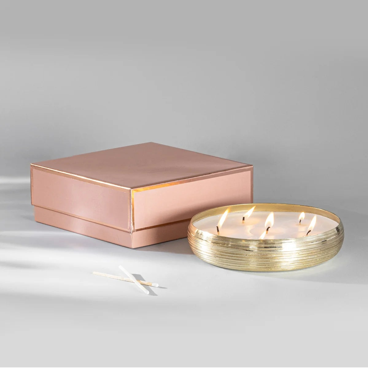 CD325- Doft Jali Tray Candle Gold Oud Rose