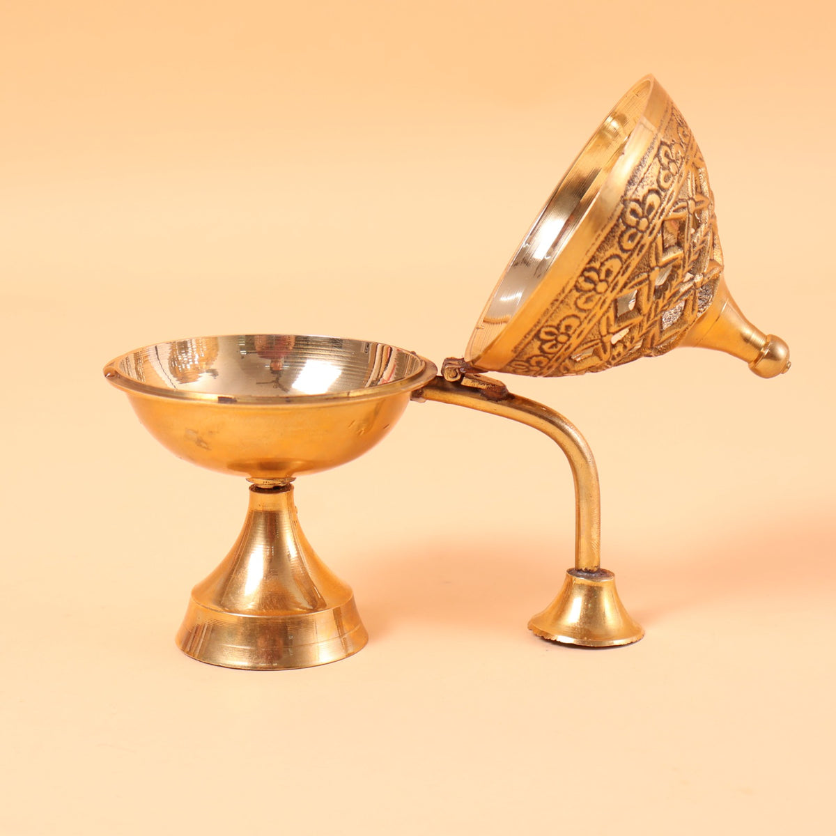 CD342- Gold Metal Diya