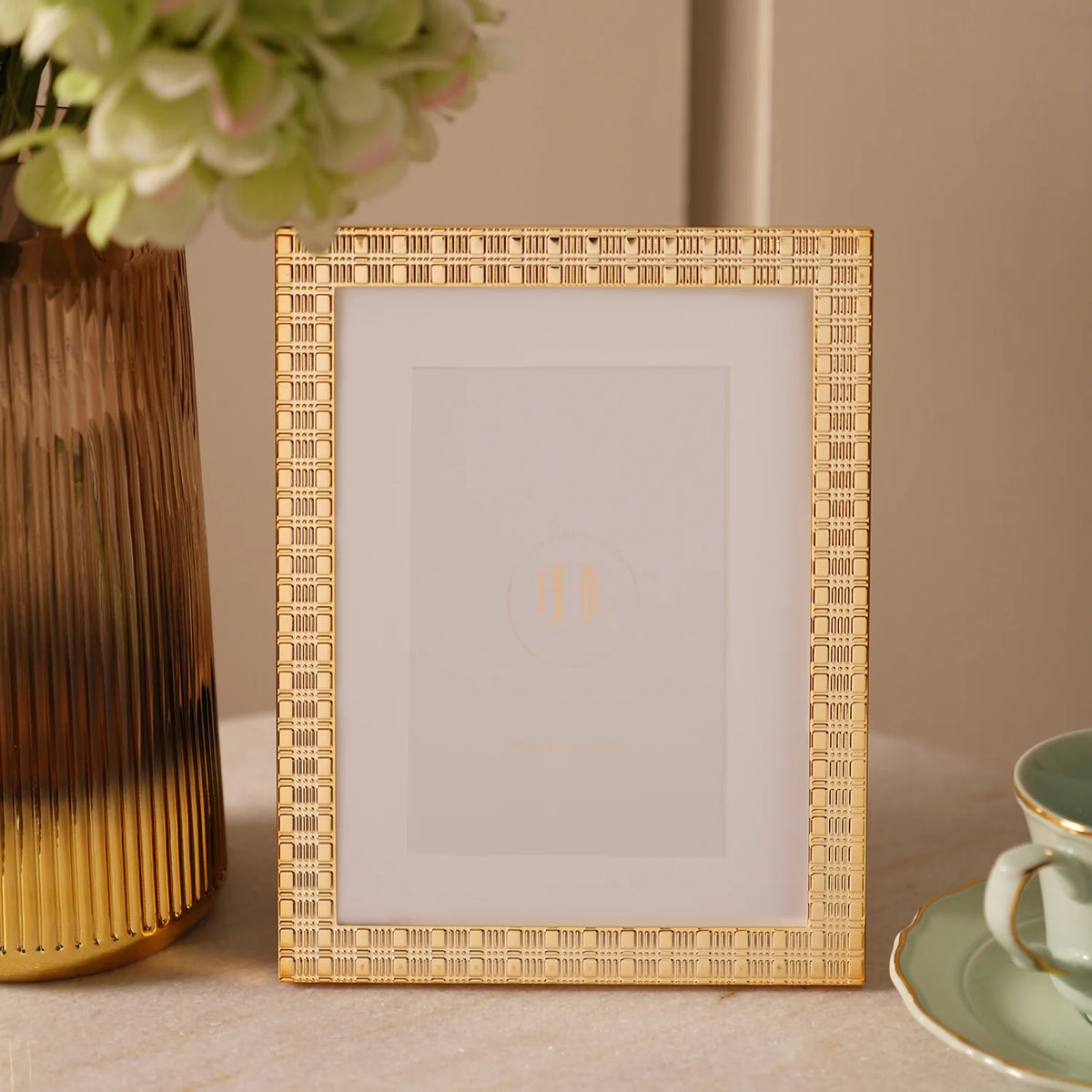 CD10- Pure Home Gold Plated Patterned Metal Photo Frame