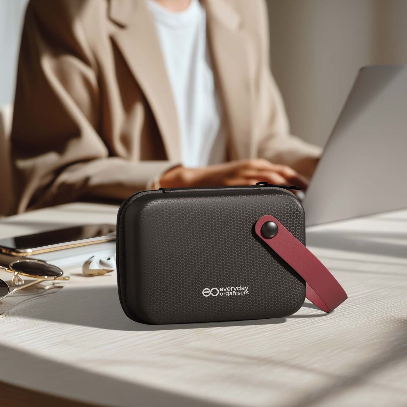 Quuincy Alpha Hard Shell Tech Pouch