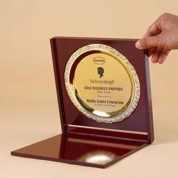 BSTM15 Gold-toned Momento