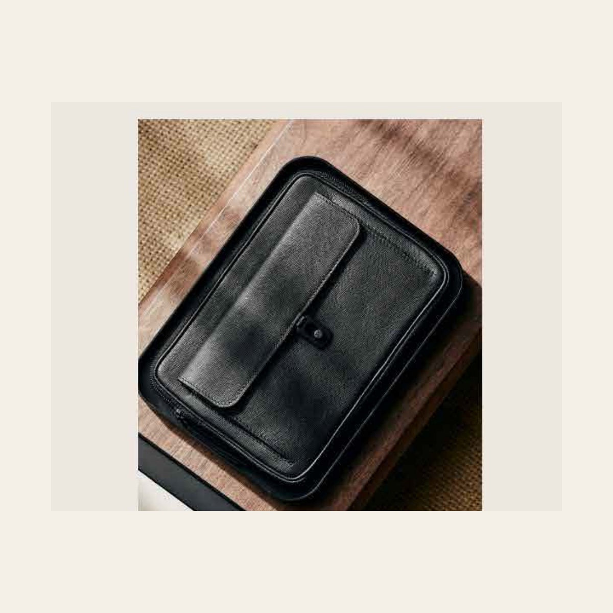 BSV114 - NOOE Attache Folio - lifestyle image