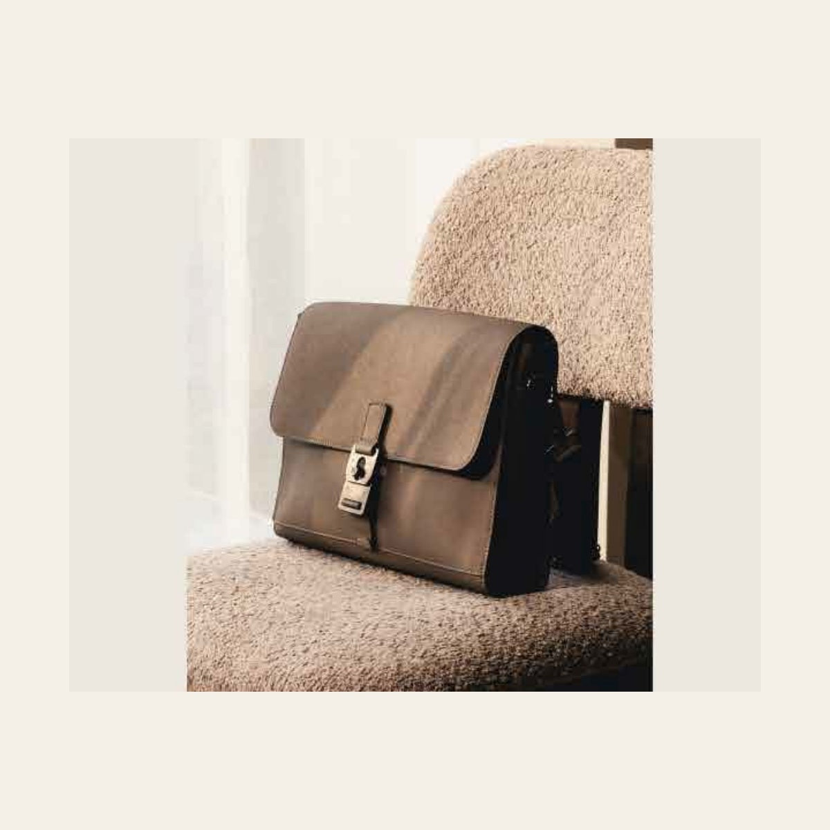BSV119 - NOOE Frame Messenger - product image