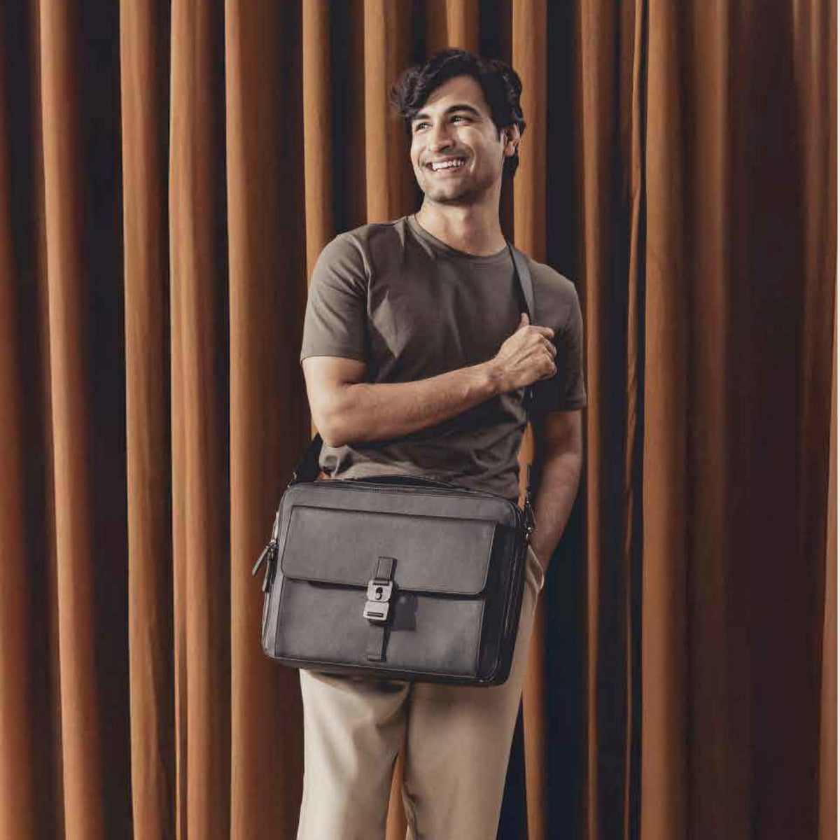 BSV120 - NOOE Fathom Briefcase - lifestyle image