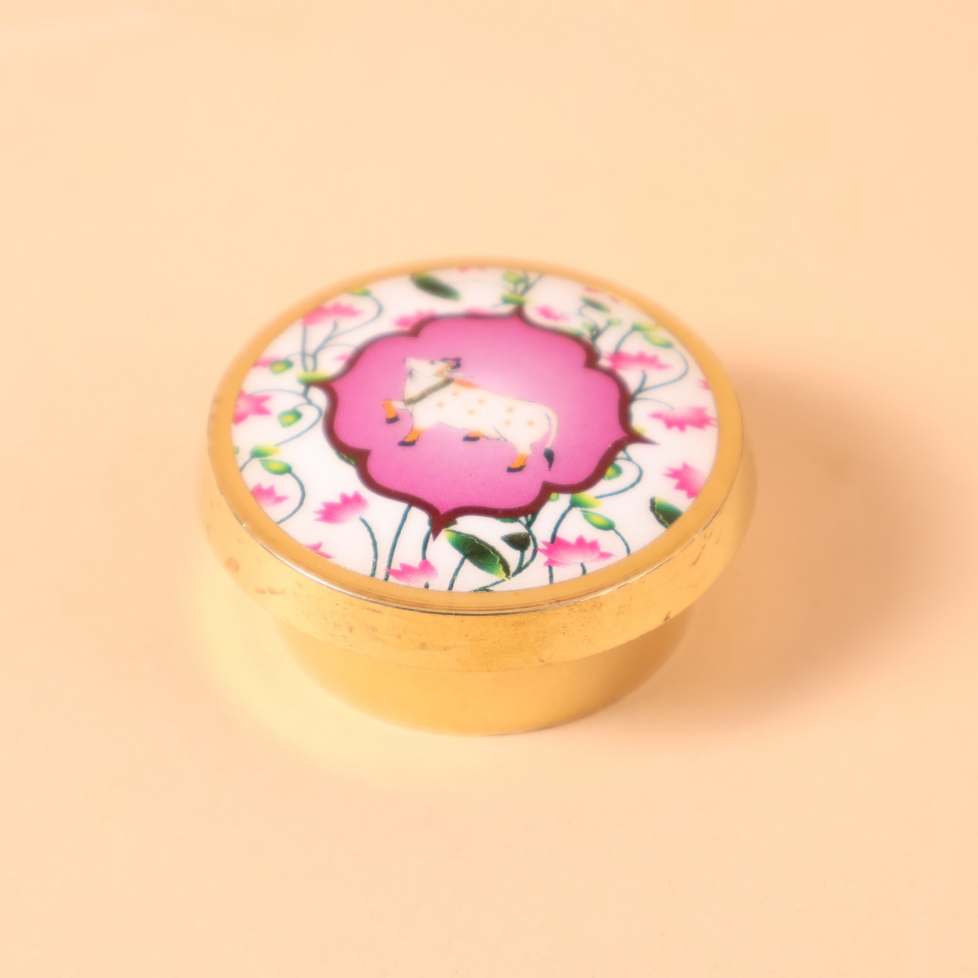 CD269 decorative cow motif round box