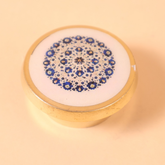 CD272 blue floral motif round box