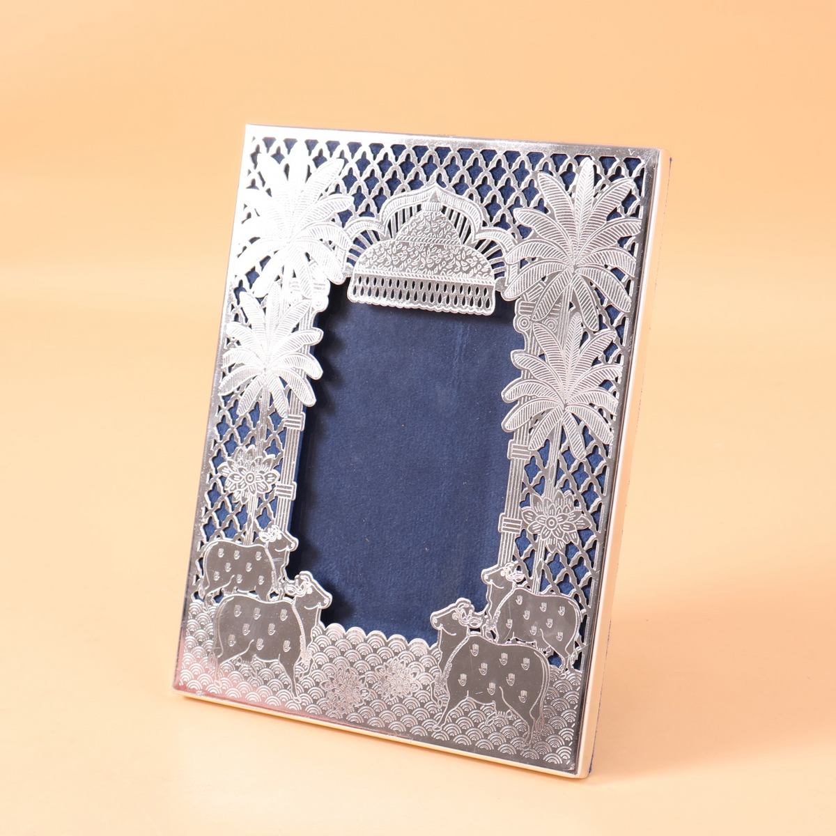 CD275 silver decorative photo frame front view