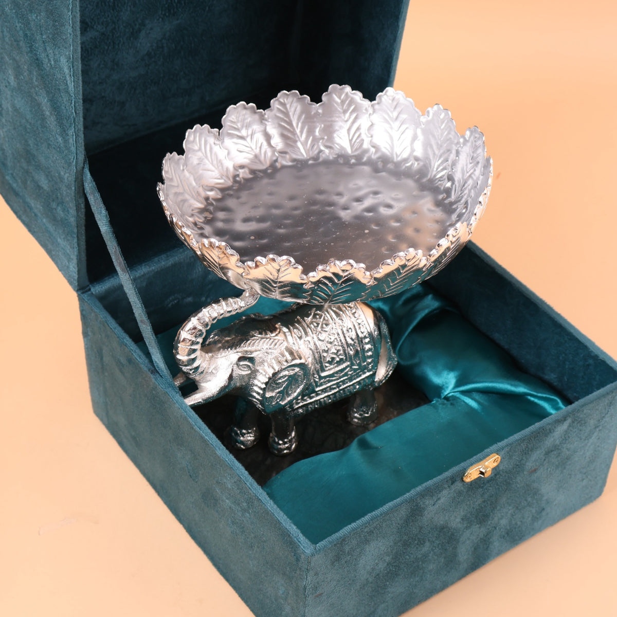 CD297 - Silver Elephant Decorative Bowl Stand with Gift Box image 3
