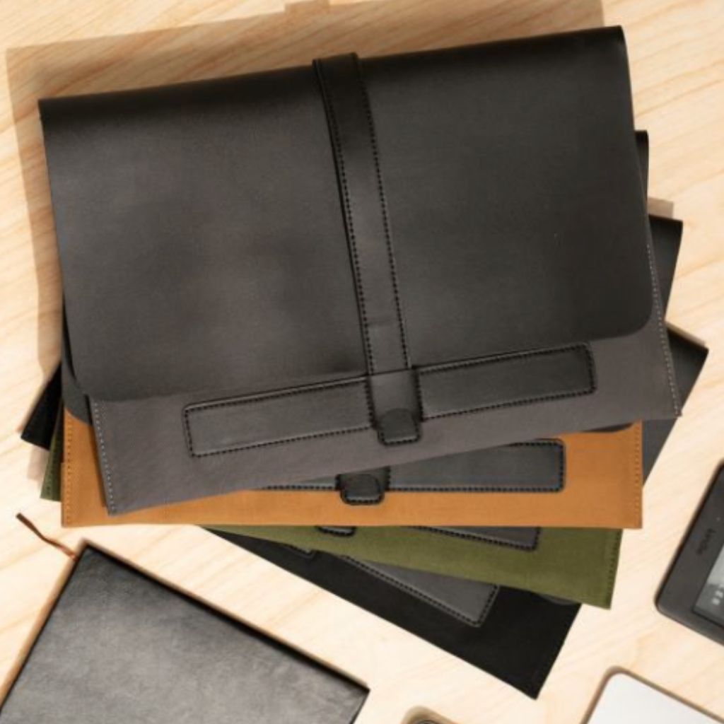 BSB22- BackBencher Cooper Laptop Sleeve