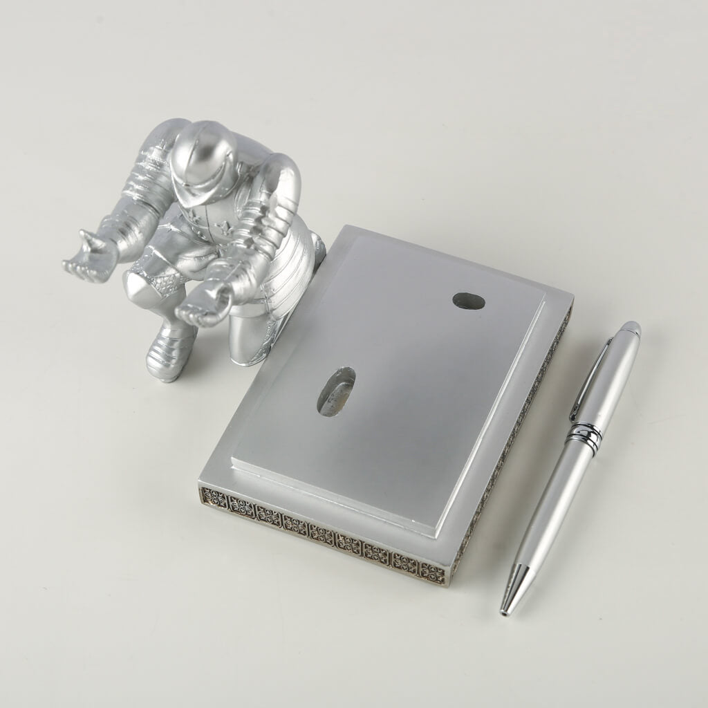 OG26- Knight Pen Holder