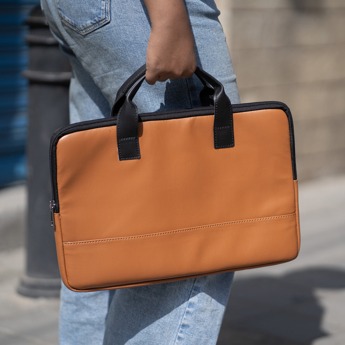 BSB07- Backbencher Folio Pro Laptop Sleeve