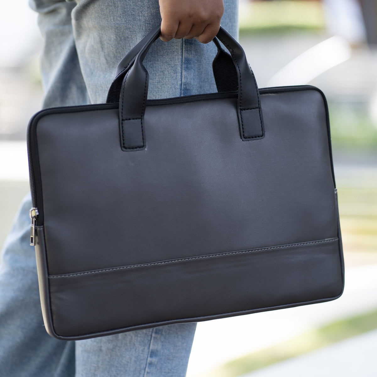 BSB07- Backbencher Folio Pro Laptop Sleeve