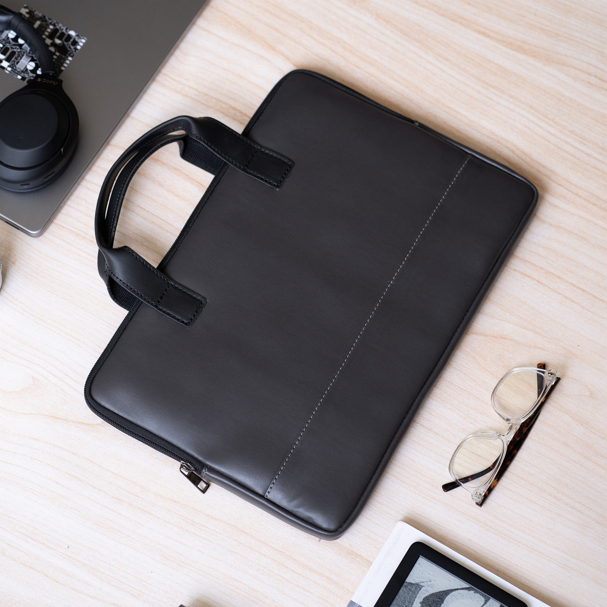 BSB07- Backbencher Folio Pro Laptop Sleeve