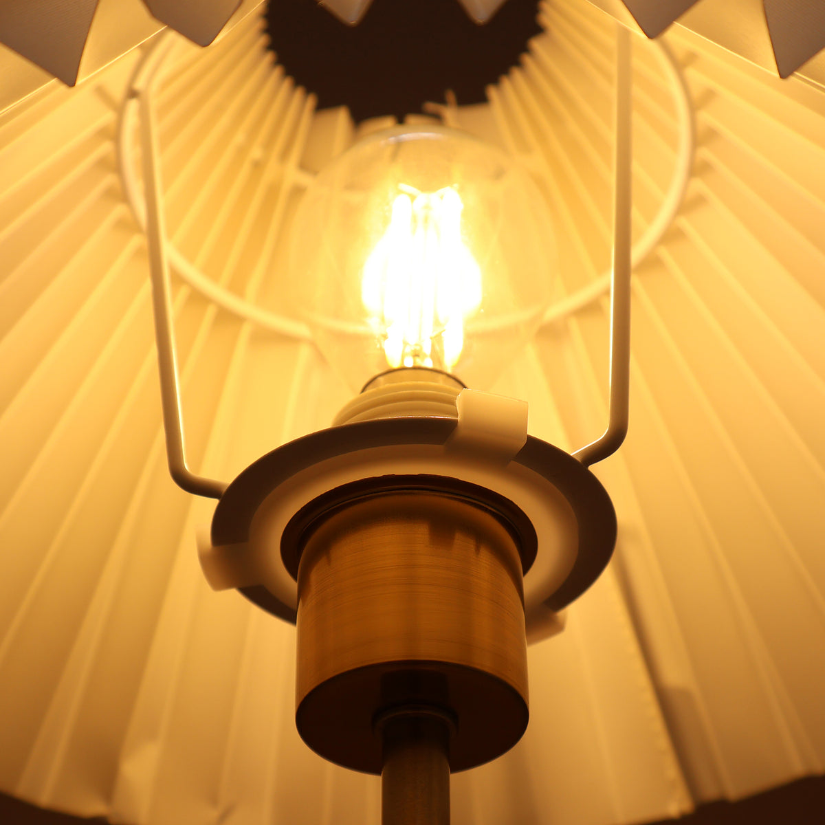 ED173- Desk Gold Table Lamp