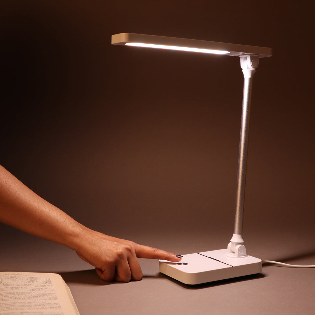 ED160- Foldable Desk Lamp