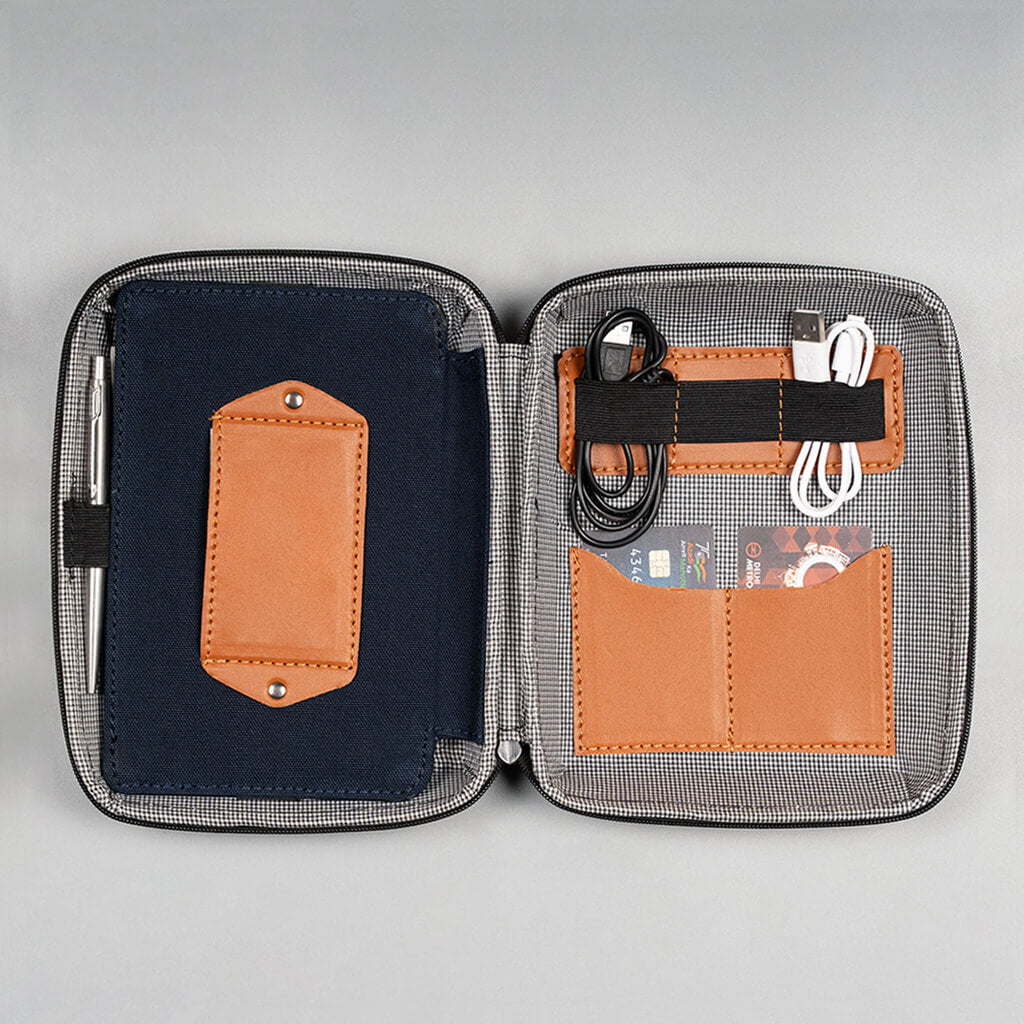 BSB30- Personalized Gadget Organizer