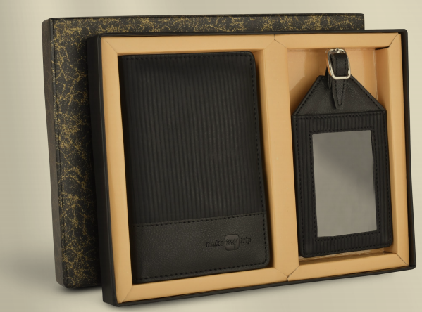 Make My Trip Passport & Luggage Tag Set