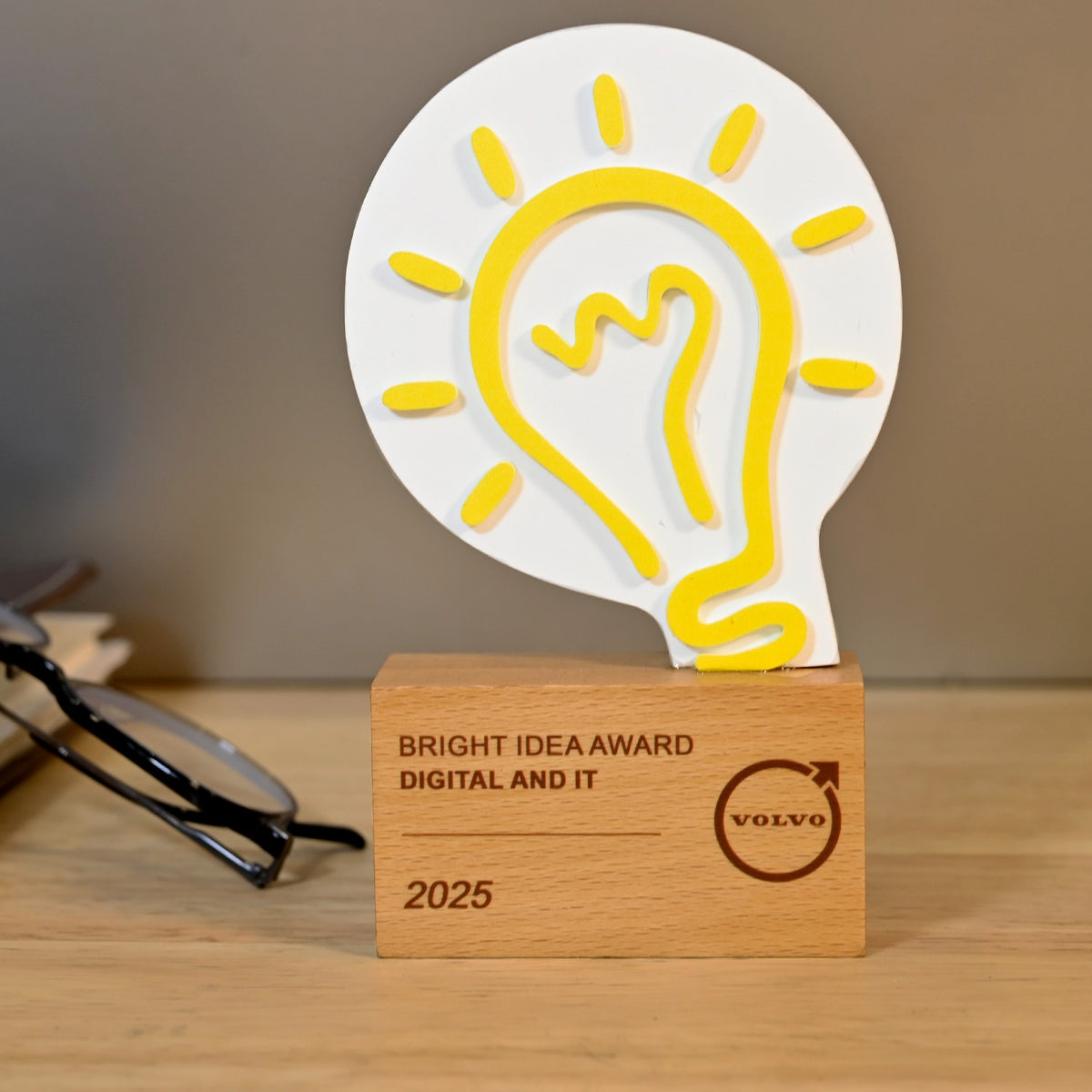 BSTM75 - Bridge Idea Award – Acrylic & Wood Innovation Trophy