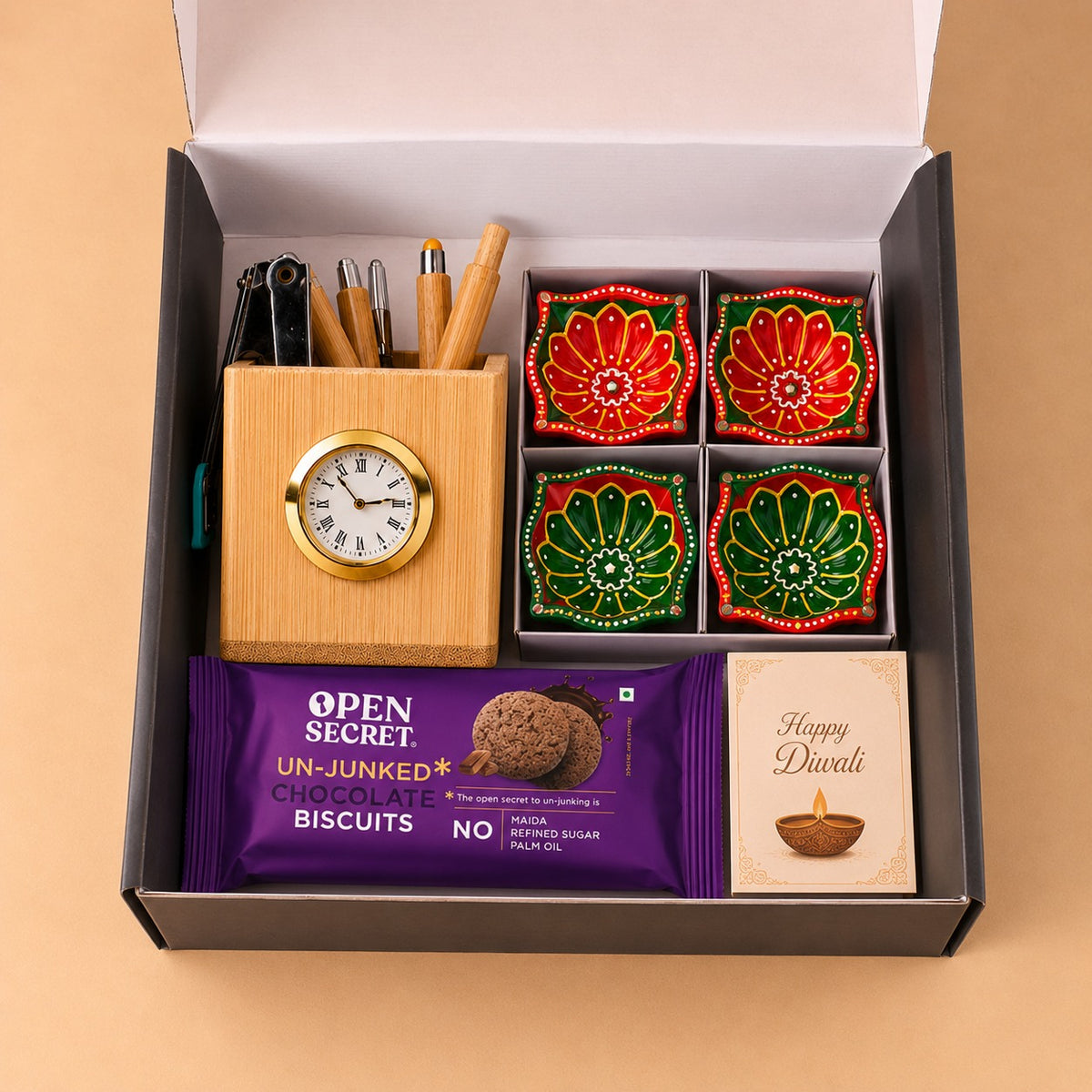 DH215- Festive Desk & Light Hamper
