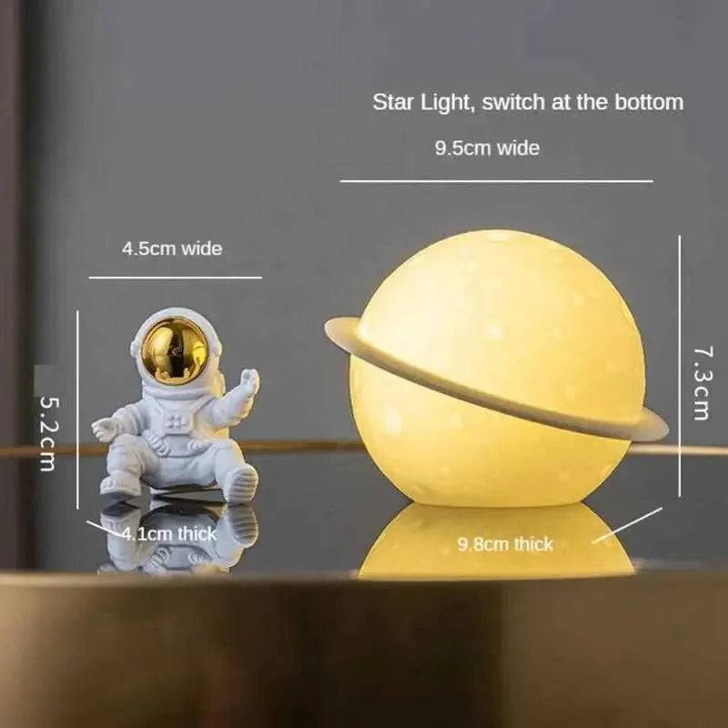 ED23- Astronaut Saturn Night Light Lamp