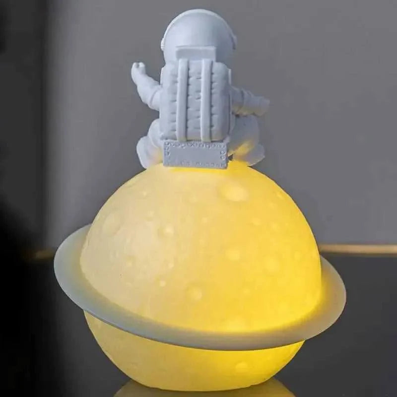 ED23- Astronaut Saturn Night Light Lamp